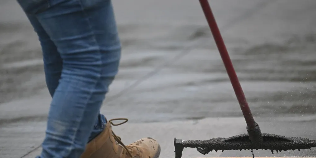 Driveway Sealing Cost 2026: $80–$400 by Surface Type