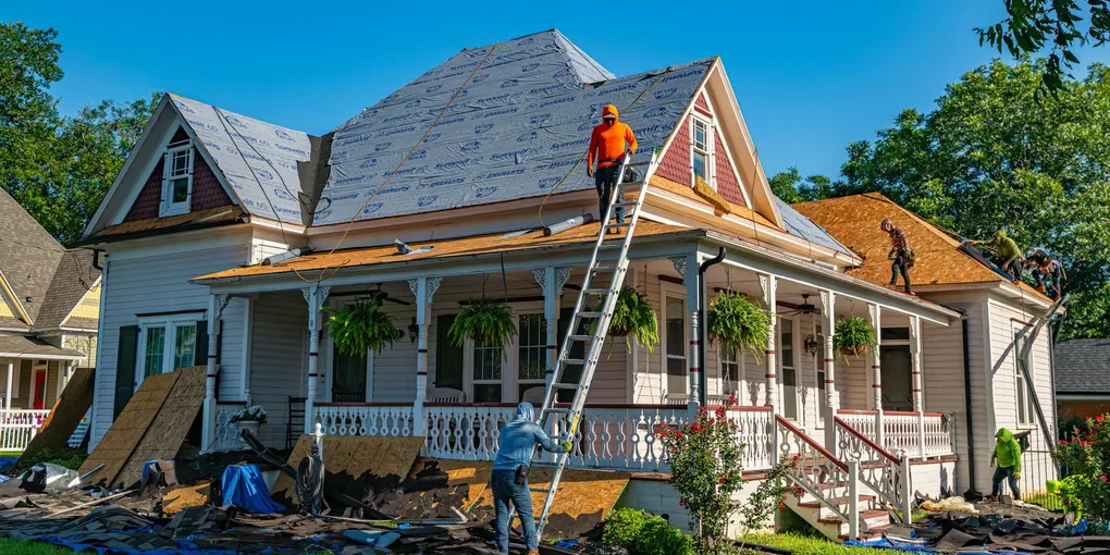Gutter Replacement Cost 2026: $4–$40/Linear Foot by Material