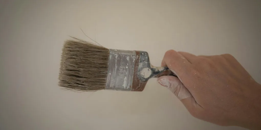 How to Apply Caulk: Technique for Clean Beads, Smooth Joints, and Tape-Free Edges (2026)