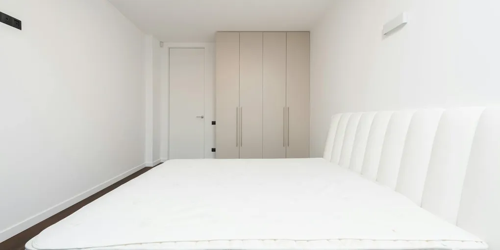 How to Clean a Mattress: Stains, Odors, Allergens, and Deep Cleaning