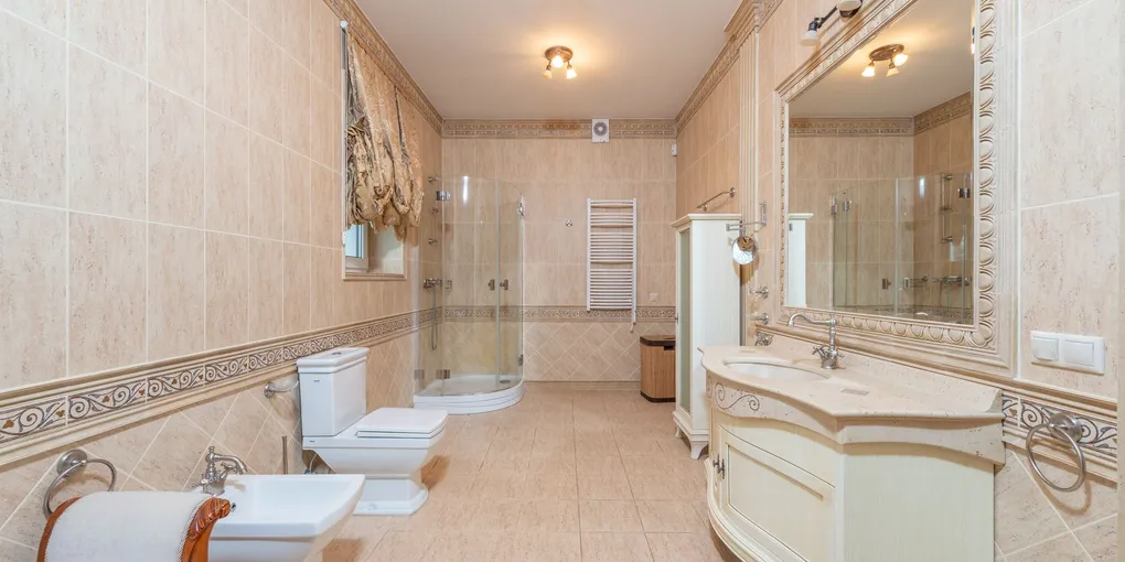 How to Clean Mold in a Shower: Grout, Caulk, and Tile Treatment