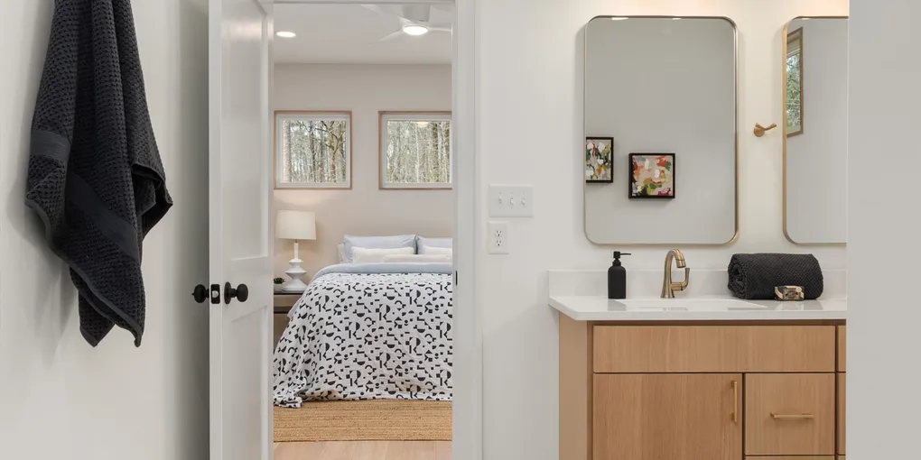 How to Fix a Bathroom Exhaust Fan: Noise, Weak Suction, and Motor Replacement