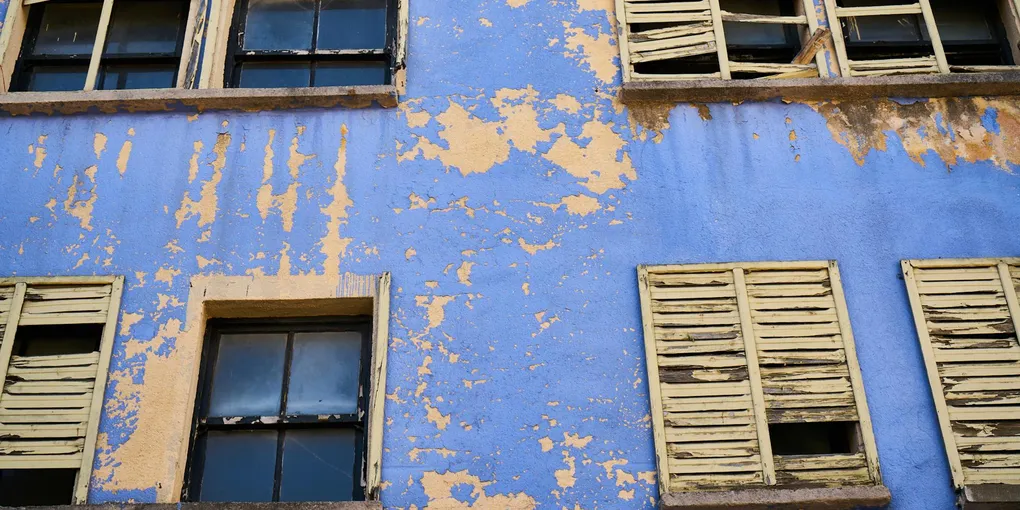 How to Fix a Broken Exterior Shutter: Step-by-Step Guide