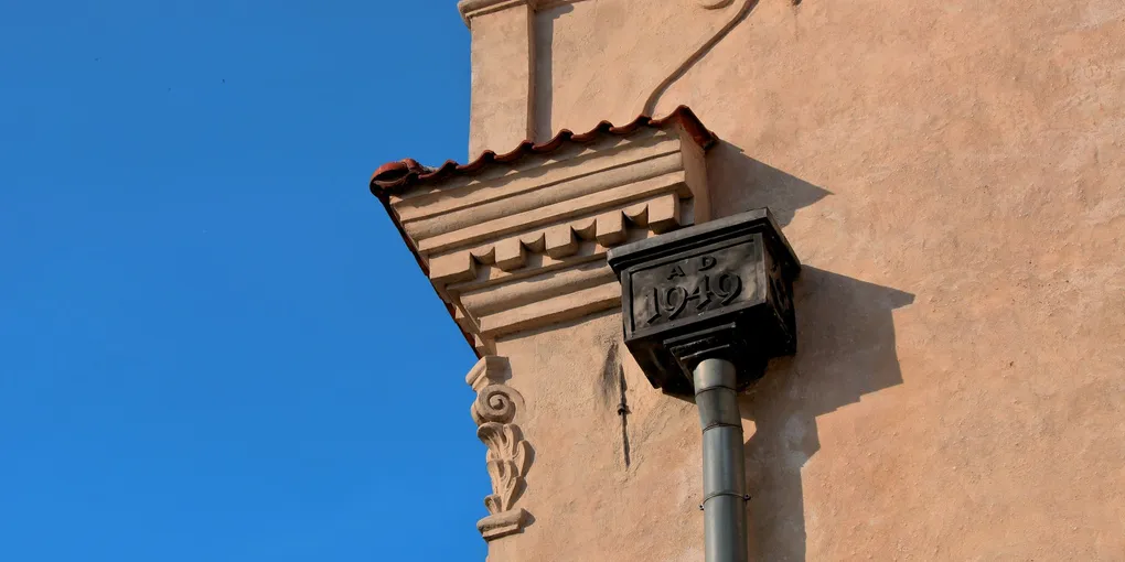 How to Fix a Broken Gutter Downspout (2026): Reconnect, Replace, or Extend