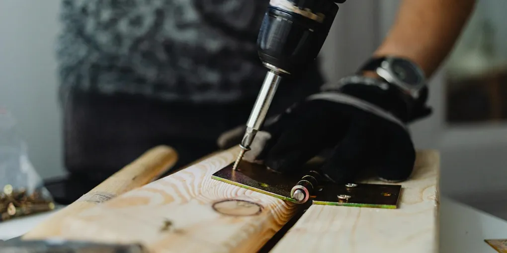 How to Fix a Broken Handrail Bracket: Step-by-Step Guide