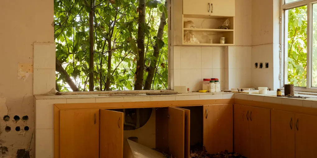 How to Fix a Broken Kitchen Cabinet Door: Step-by-Step Guide