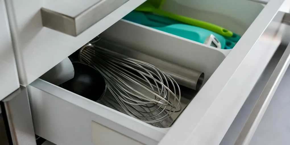 How to Fix a Broken Kitchen Drawer Front: Step-by-Step Guide