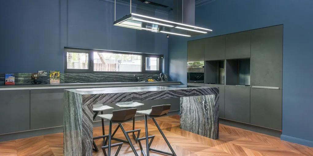 How to Fix a Broken Kitchen Island Leg: Step-by-Step Guide