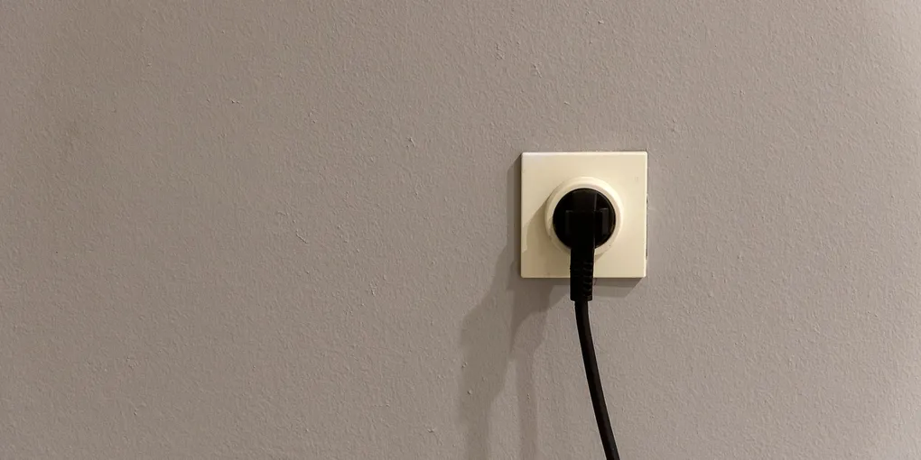 How to Fix a Broken Light Fixture Socket: Step-by-Step Guide