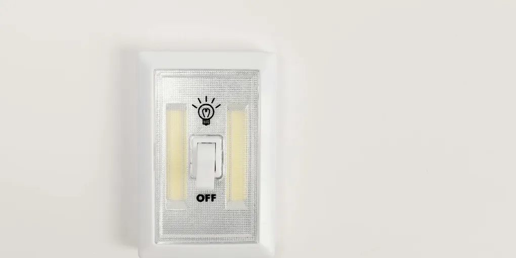 How to Fix a Broken Light Switch Cover: Step-by-Step Guide