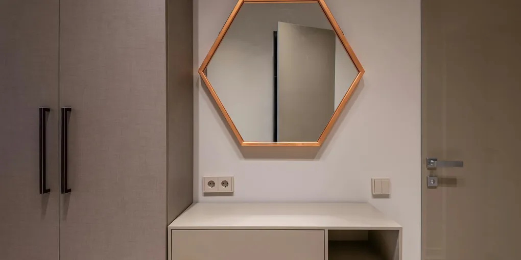 How to Fix a Broken Medicine Cabinet Door: Step-by-Step Guide