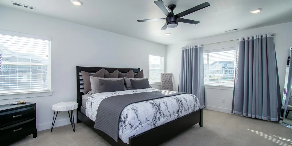 How to Fix a Ceiling Fan Wobble: Balancing Blades and Tightening Mounts (2026)