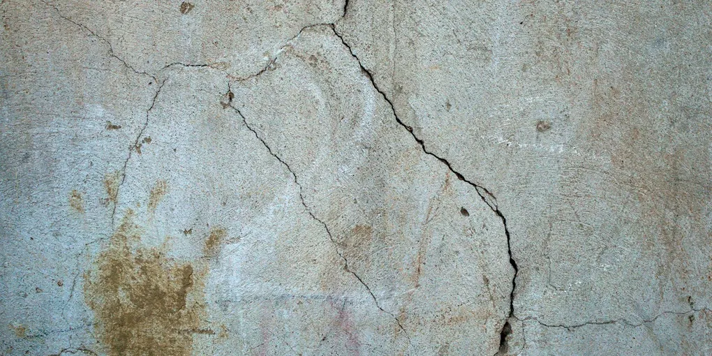 How to Fix a Cracked Concrete Walkway
