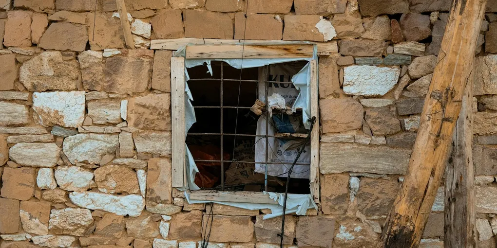 How to Fix a Damaged Wood Window Frame: Epoxy Repair, Partial Replacement, and Vinyl Capping (2026)