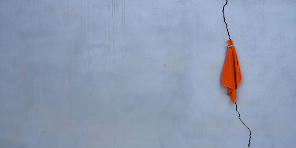 How to Fix a Leaking Basement Wall: Crack Injection, Hydraulic Cement, and Waterproofing Guide