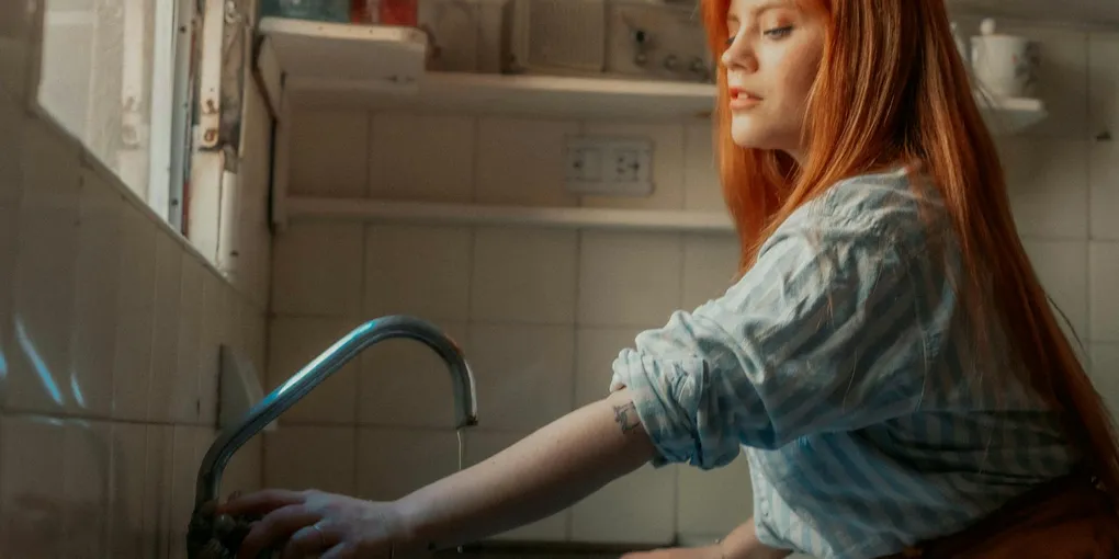 How to Fix a Leaking or Low-Pressure Kitchen Sink Sprayer (2026)
