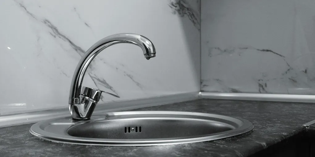 How to Fix a Leaking Sink Sprayer Hose: Step-by-Step Guide