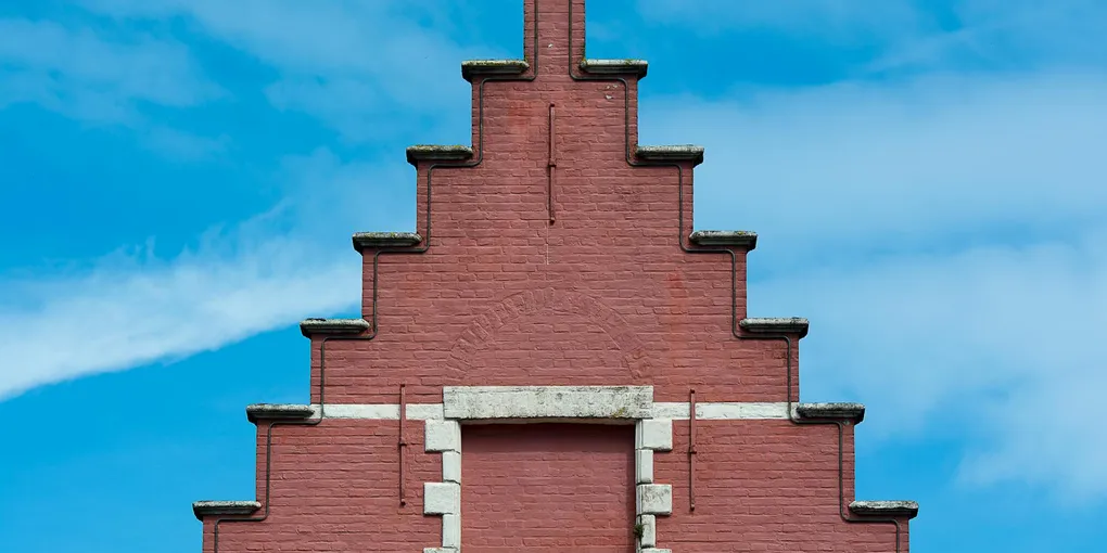 How to Fix a Sagging Roof Ridge: Step-by-Step Guide