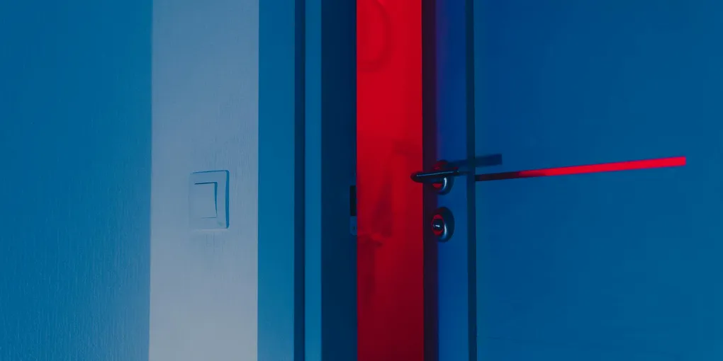 How to Fix a Squeaky Door Hinge in 5 Minutes (2026)