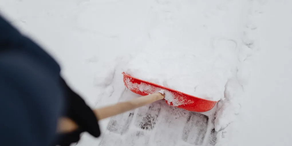 How to Fix Ice Dams: Preventing and Removing Ice Dams Without Damaging Your Roof