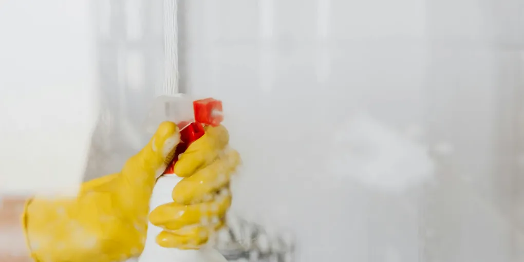 How to Remove Old Caulk: From Tubs, Showers, Windows, and Countertops (2026)