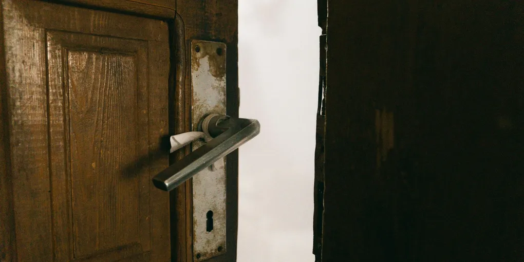 How to Replace a Door Knob: Passage, Privacy, and Keyed Entry Knobs (2026)