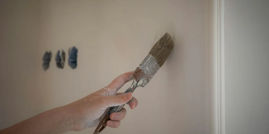 How to Touch Up Paint on Walls: Matching Existing Paint and Blending Scuffs (2026)