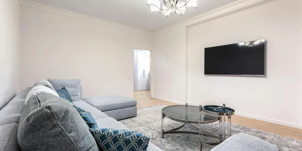 Popcorn Ceiling Removal Cost 2026: $1–$3/sq ft Pro ($300–$4,500)