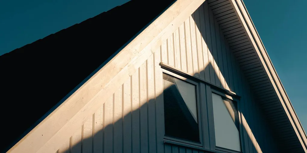 Soffit and Fascia Repair Cost 2026: $300–$6,000 by Scope